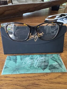 Maui Jim Tortoise Cat-Eye Glasses with Subtle Amber Accents